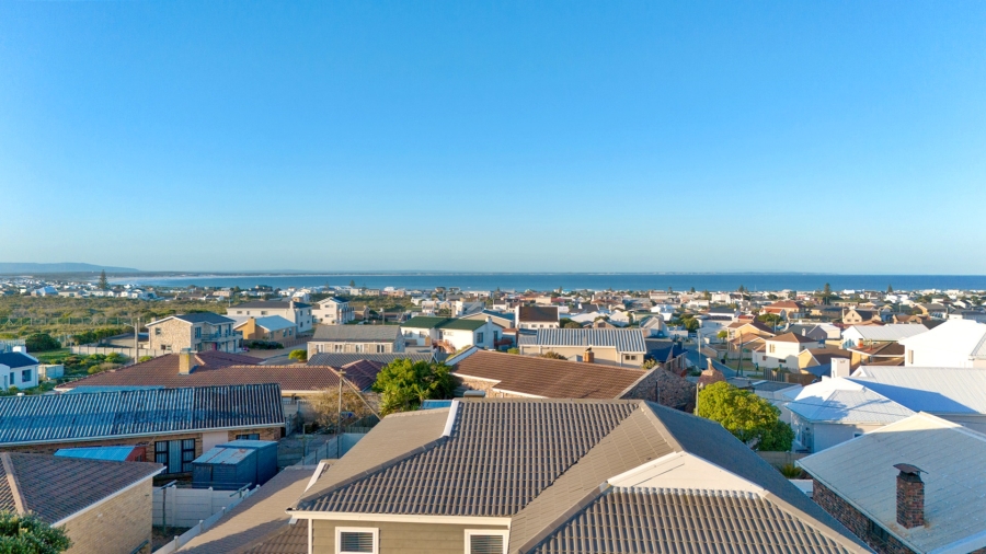 4 Bedroom Property for Sale in Struisbaai Western Cape